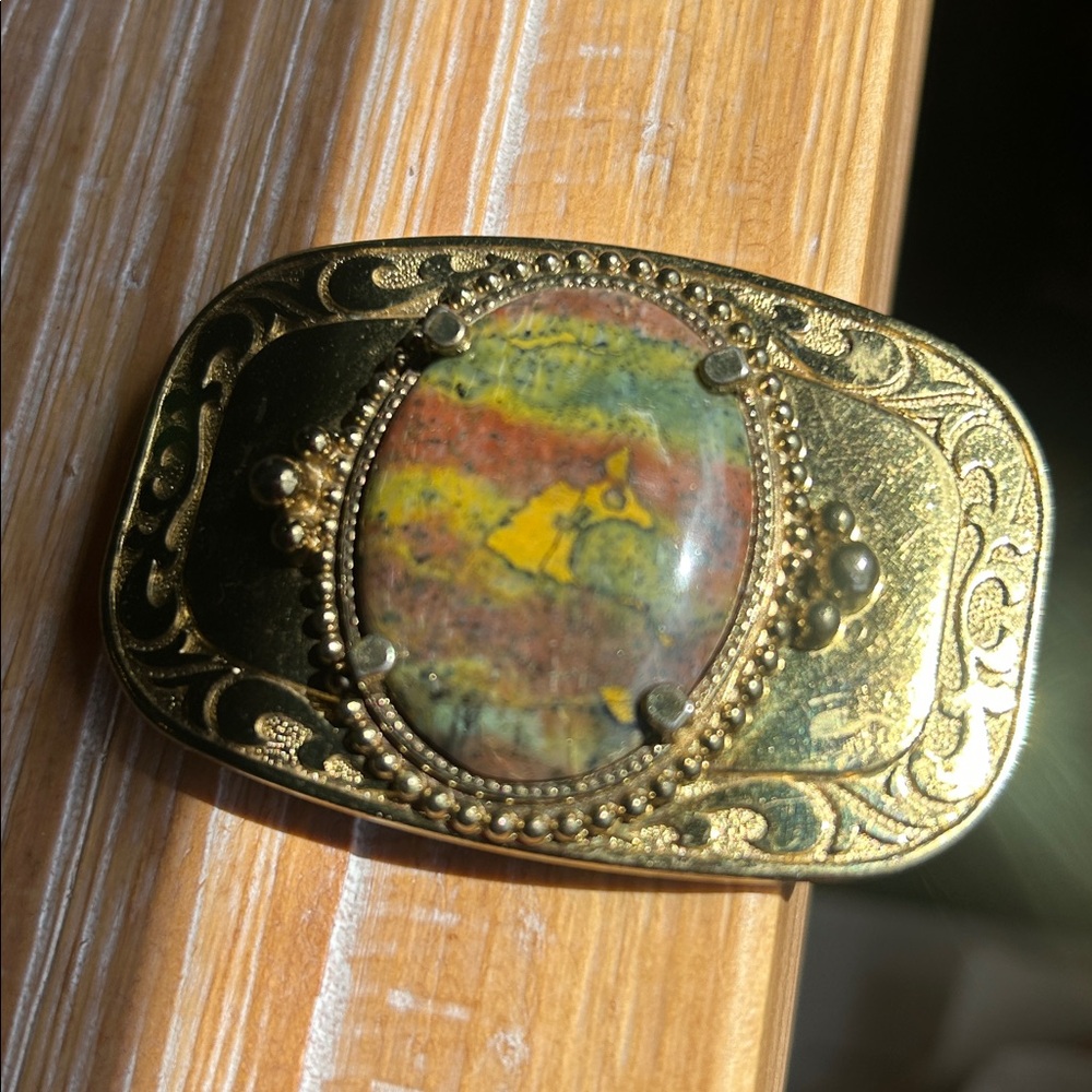 Vintage Western Style Belt Buckle Polished Gem Stone Pronged Center.